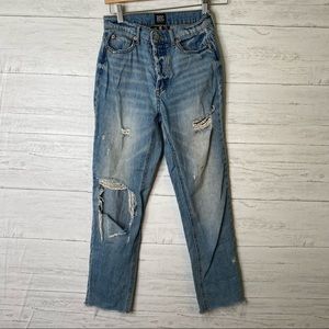 BDG distressed slim straight jeans size 24